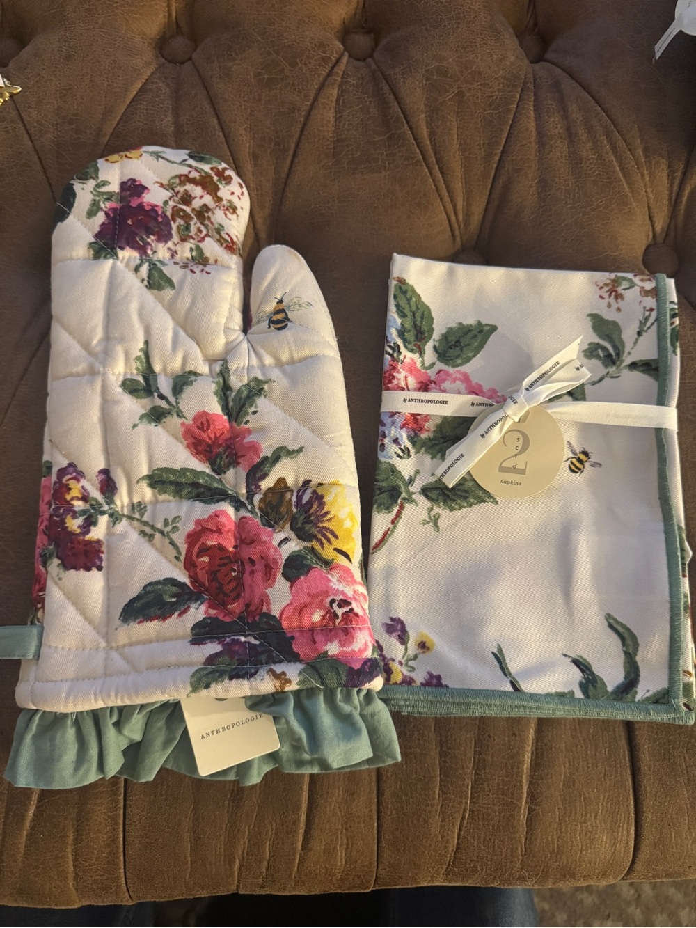 NEW Anthropologie Camille Cotton Oven Mitt and Camille Napkins, Set of 2 - Picture 5 of 5